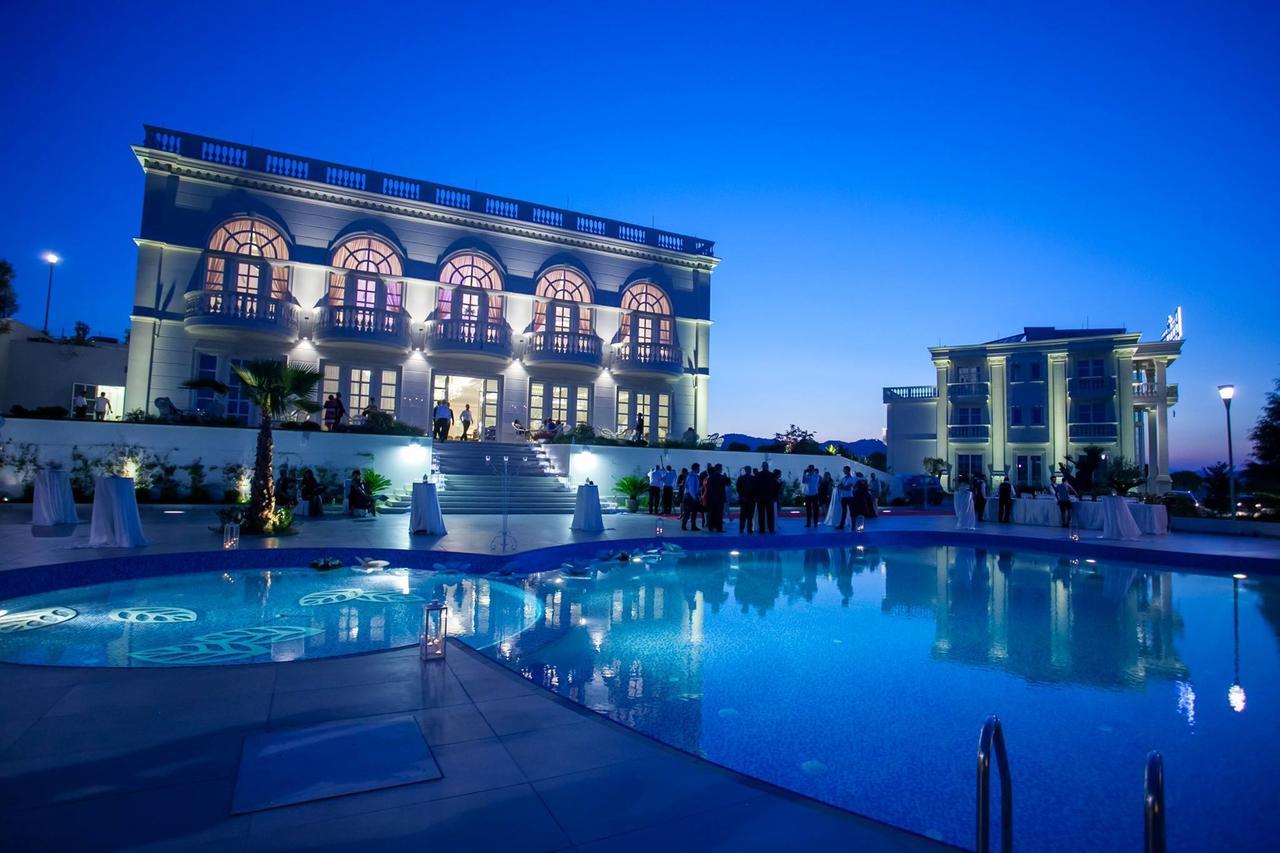 Royal Hill Hotel Vorë Eksteriør billede
