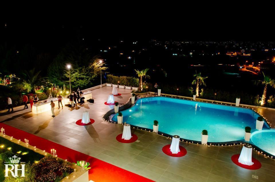 Royal Hill Hotel Vorë Eksteriør billede
