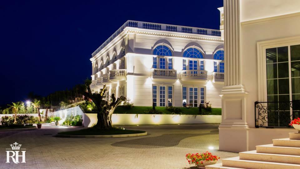 Royal Hill Hotel Vorë Eksteriør billede