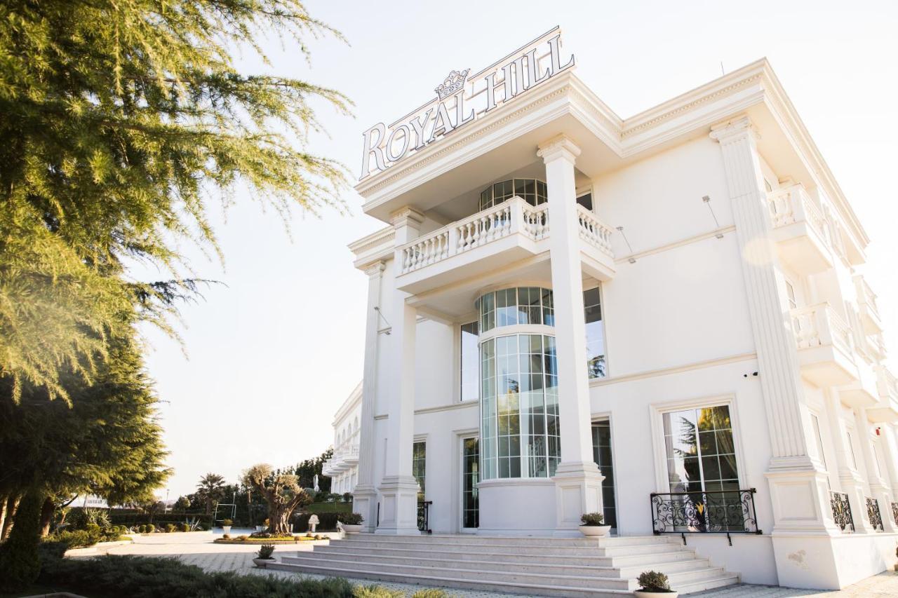 Royal Hill Hotel Vorë Eksteriør billede