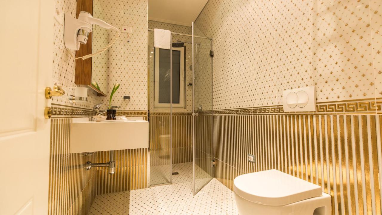 Royal Hill Hotel Vorë Eksteriør billede